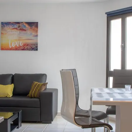Colourful @lizard Apartment *