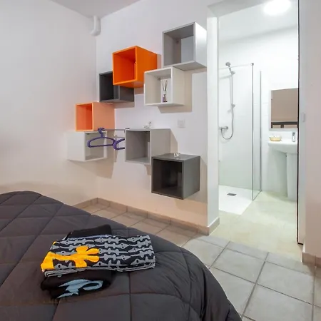 Colourful @lizard Apartment